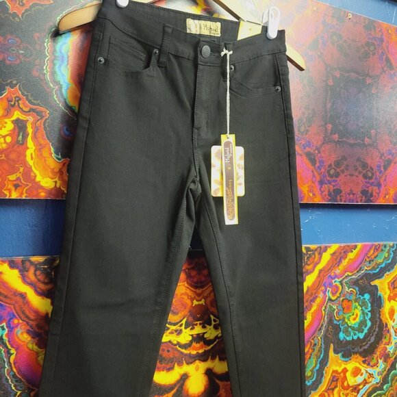 Hybrid & Company ~ Size M ~ Hyper Stretch Skinny ~ Black Jeans ~ NWT - Picture 1 of 8